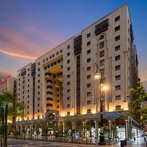 Отель Golden Tulip Al Shakreen
